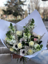 Charger l'image dans la galerie, bouquet fleur de france blanche