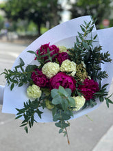 Charger l&#39;image dans la galerie, bouquet pivoines Fuchsia TailleM
