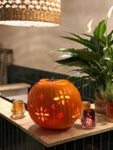 Charger l'image dans la galerie, Halloween Citrouille Fleurs
